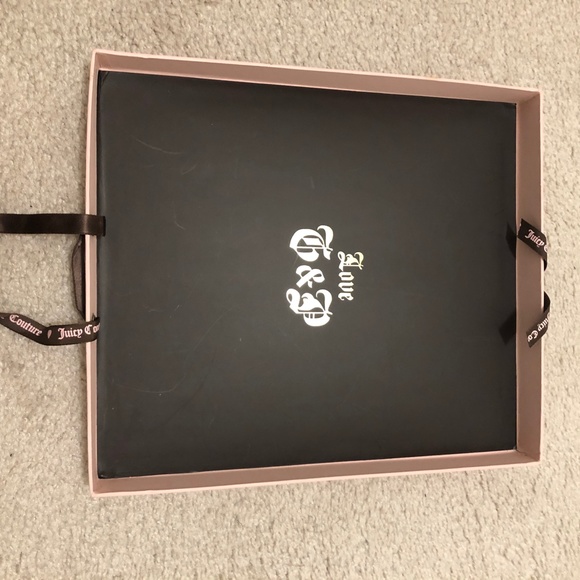 Juicy Couture 2 Piece Scarf and Hat Set - Picture 10 of 14